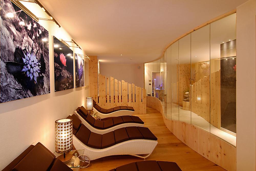 Hotel Talblick Ortisei Bagian luar foto