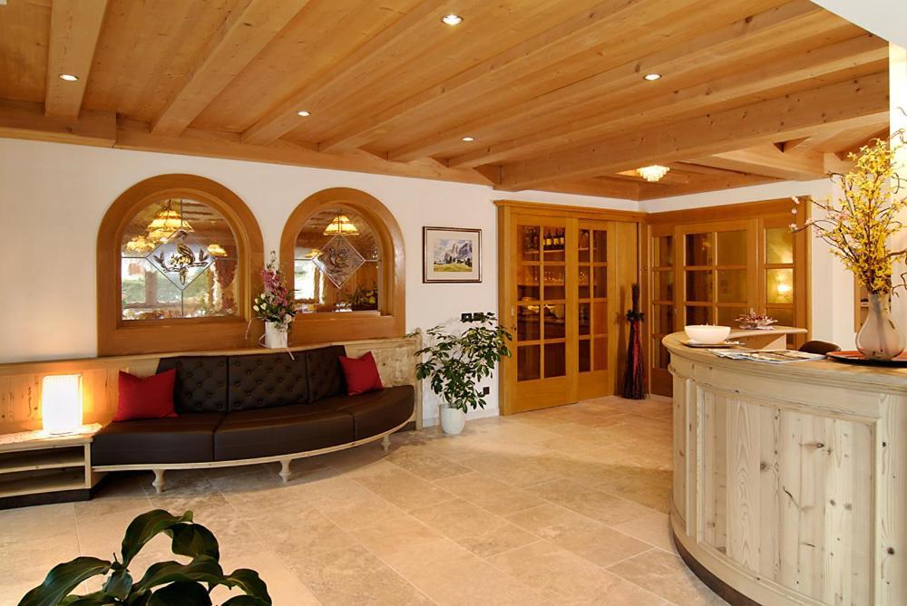 Hotel Talblick Ortisei Bagian luar foto