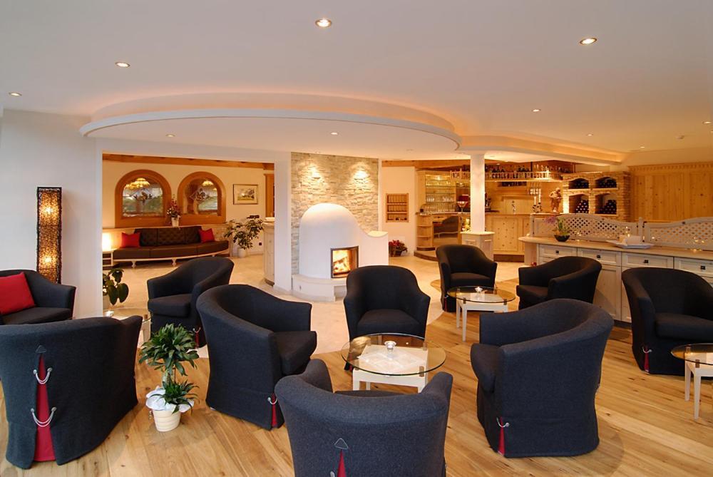 Hotel Talblick Ortisei Bagian luar foto
