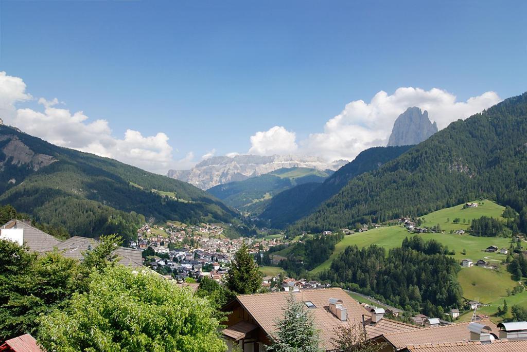 Hotel Talblick Ortisei Bagian luar foto