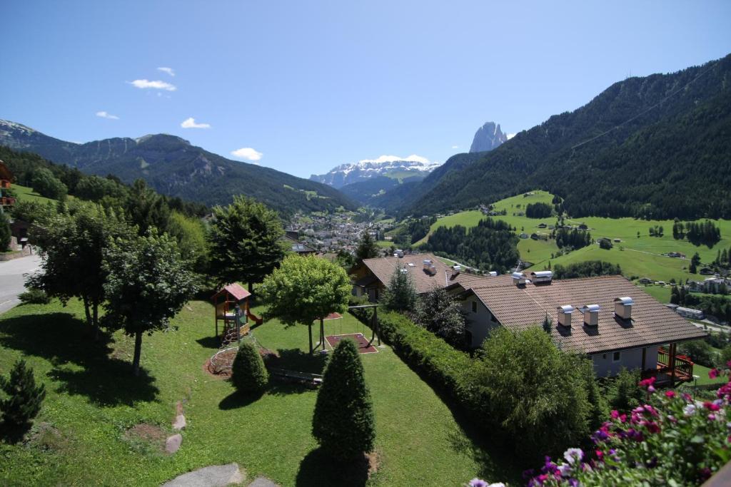 Hotel Talblick Ortisei Bagian luar foto